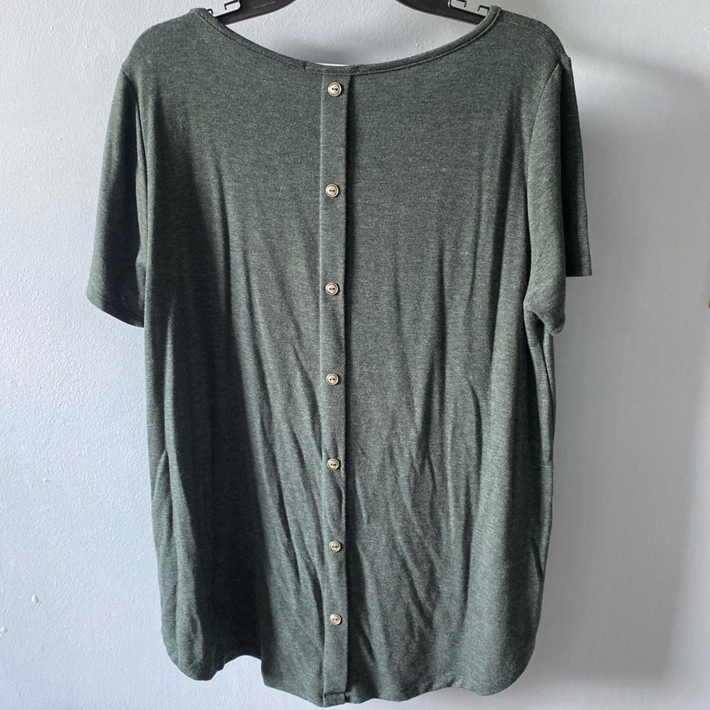NWOT Pink Clover Button Back Short Sleeve Shirt